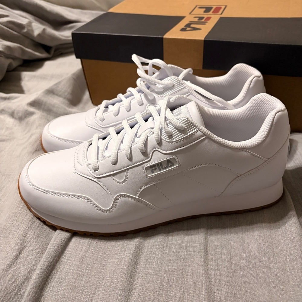 FILA Cress Athletic Sneakers Mens 10.5 White Gum Sole Walking Shoes Trainers NWT